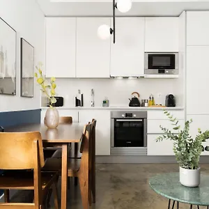Limehome Calcada Do Cardeal Apartment